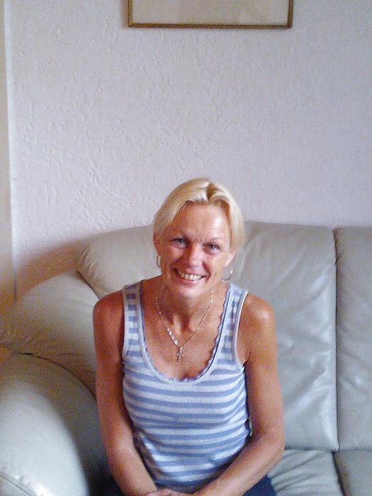 25P 47 yo Neighbour bitch dirty comments please