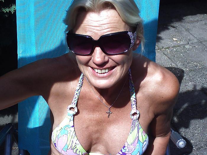 25P 47 yo Neighbour bitch dirty comments please