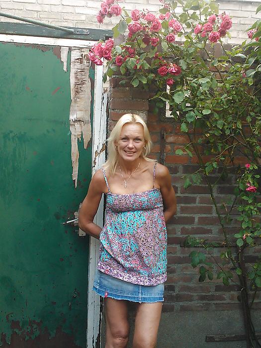 25P 47 yo Neighbour bitch dirty comments please