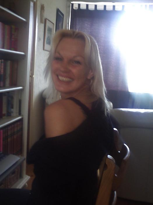 25P 47 yo Neighbour bitch dirty comments please