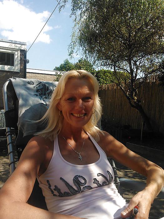 25P 47 yo Neighbour bitch dirty comments please