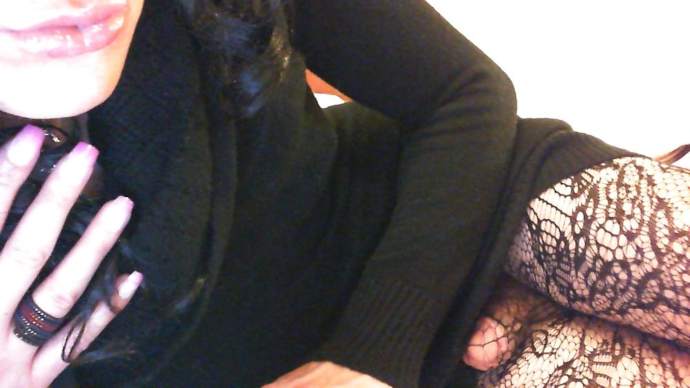 25P Shemale pantyhose heels tranny female pussy