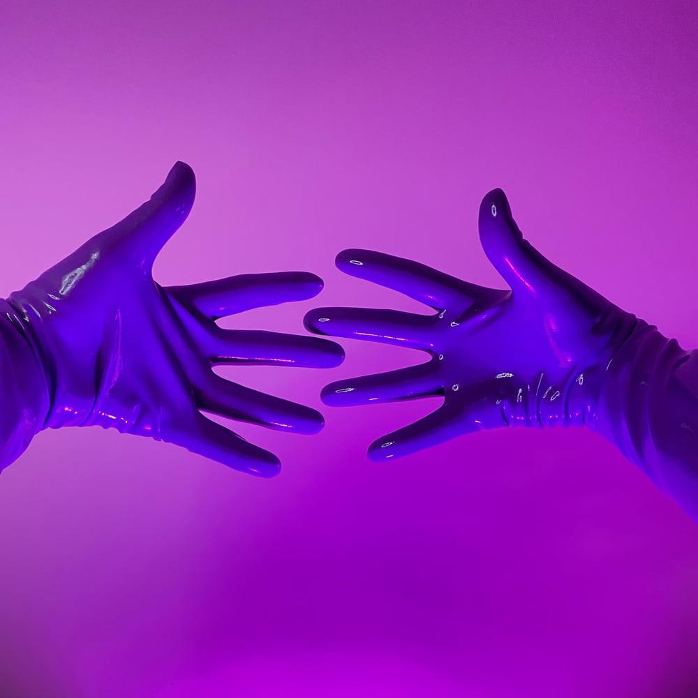 15P #LatexSeries 02 - Study - Gloves