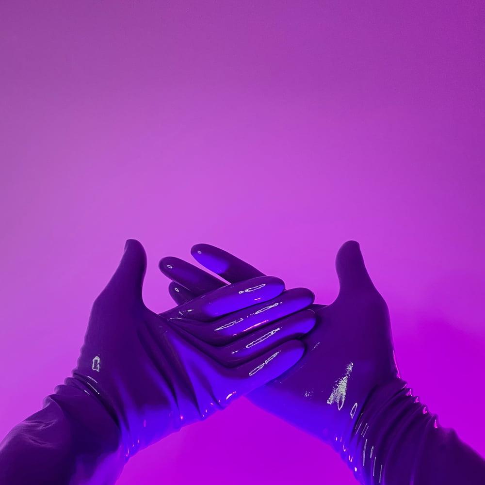 15P #LatexSeries 02 - Study - Gloves