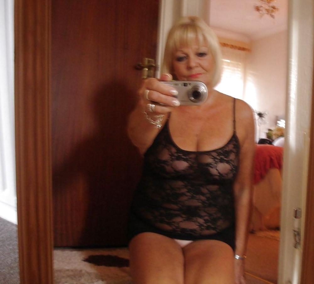 25P Raunchy Milfs & Matures 2