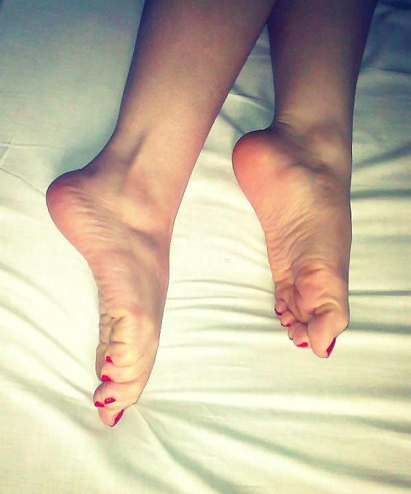 25P Girls sexy feet