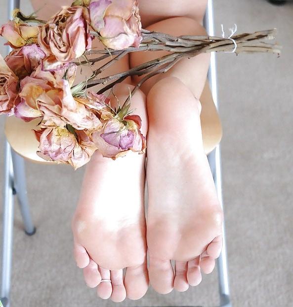 25P Teen Feet 8