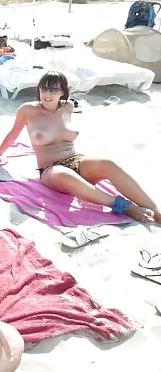 25P TOPLESS BEACH
