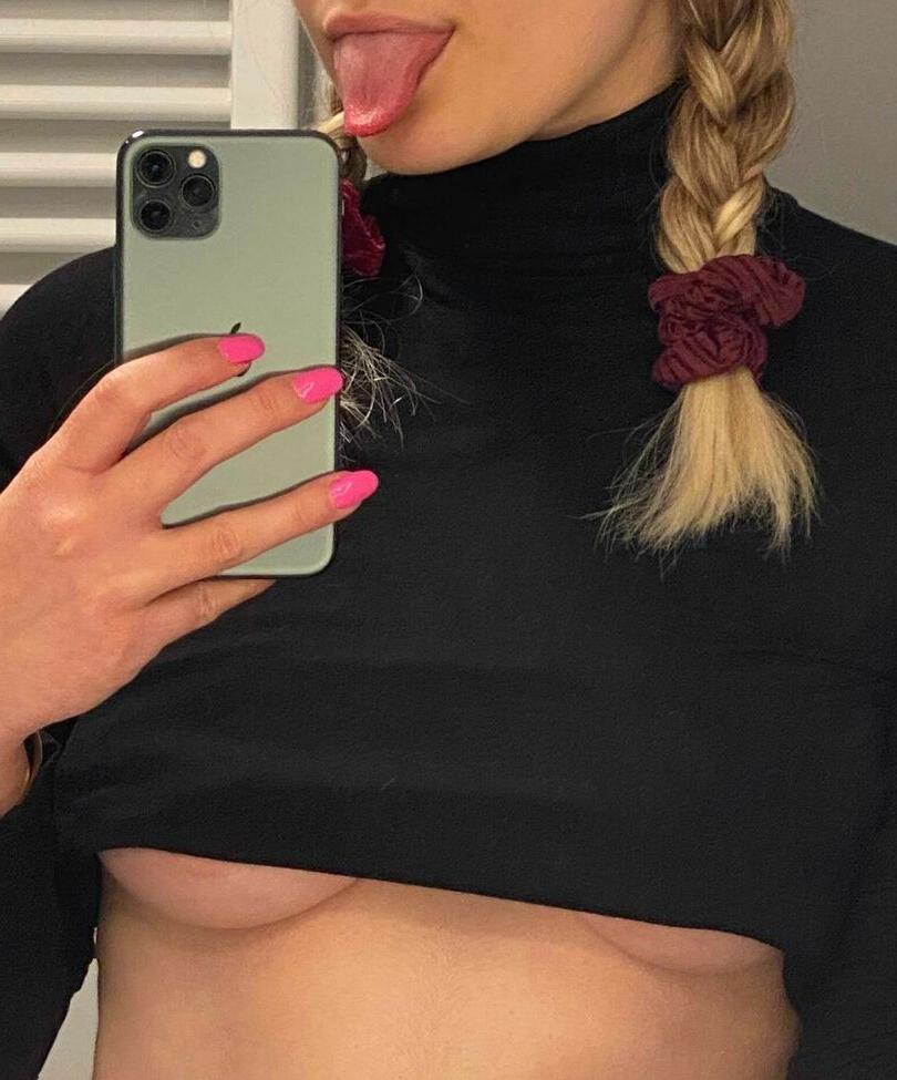 6P Lola Tongue nude