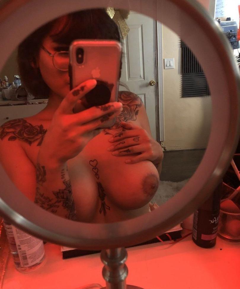 17P Queen Sandra nude