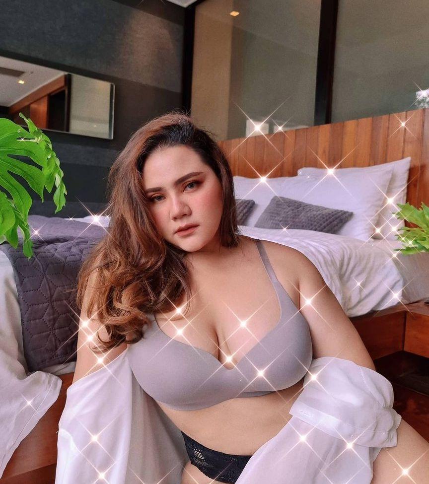 25P Money Tsia nude