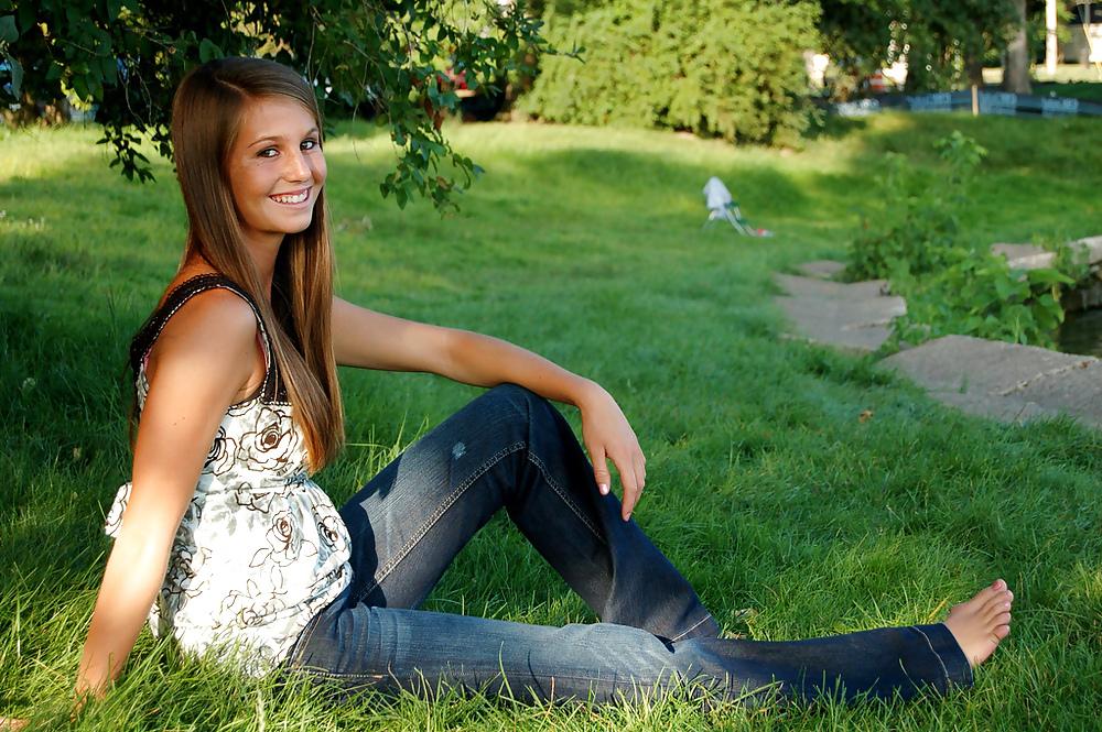 15P Teen anf feet