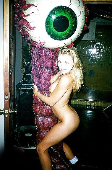 15P Jacqueline Lovell - nude in public