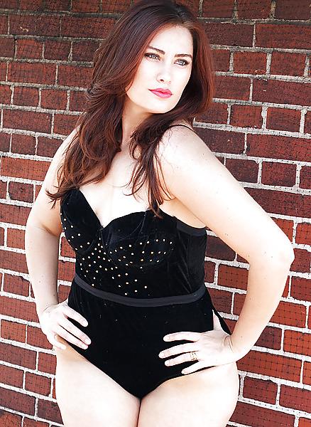 25P Plus size model 3 (non-nude)