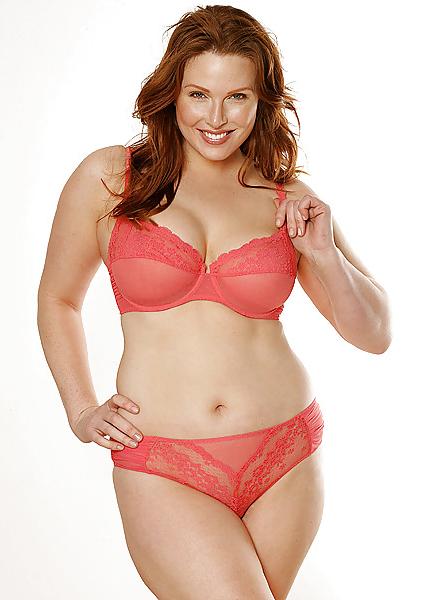 25P Plus size model 3 (non-nude)