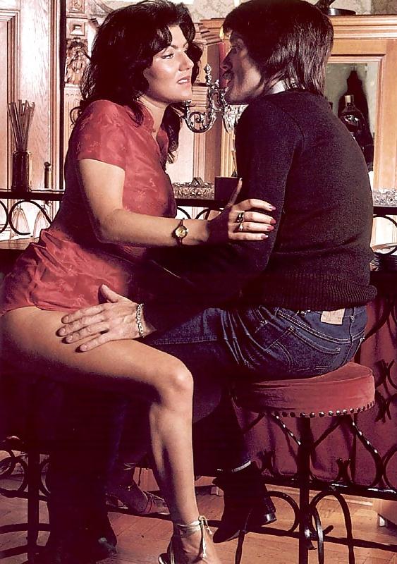16P Cute vintage girl with man