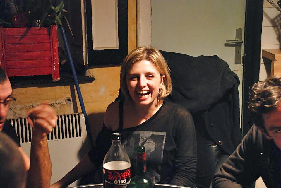 12P Pute lorie ! t'en veut? tu vas en avoir! pute