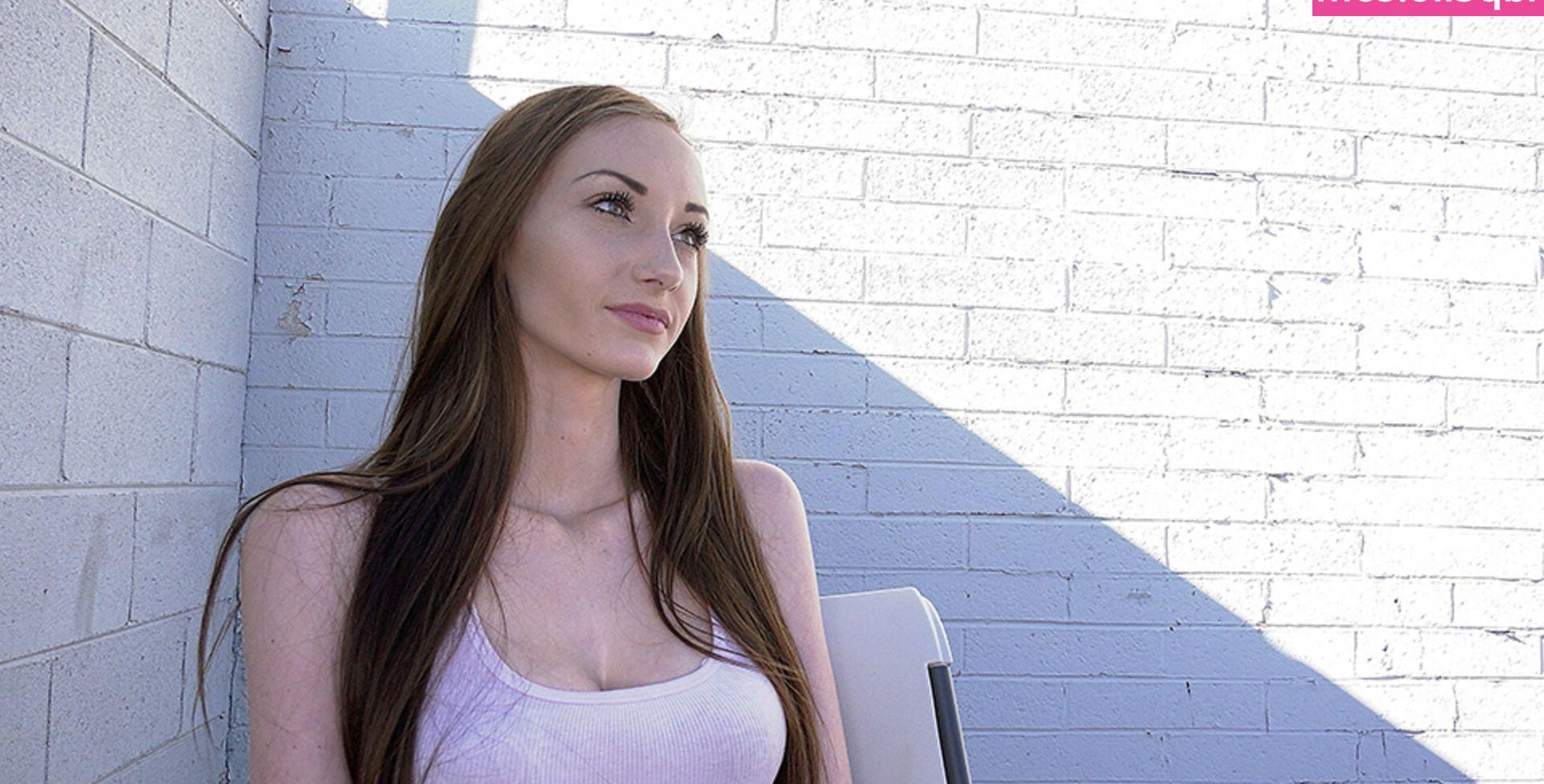 25P Gloryhole Swallow nude
