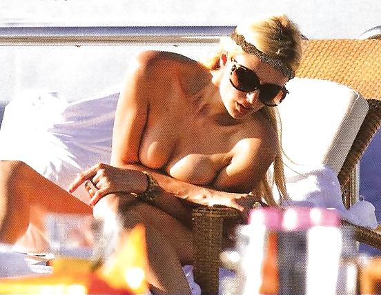 5P Paris Hilton Topless 