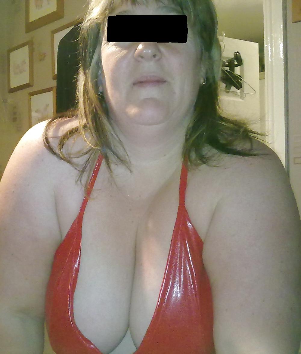 11P Naughty nursie dressing to play 