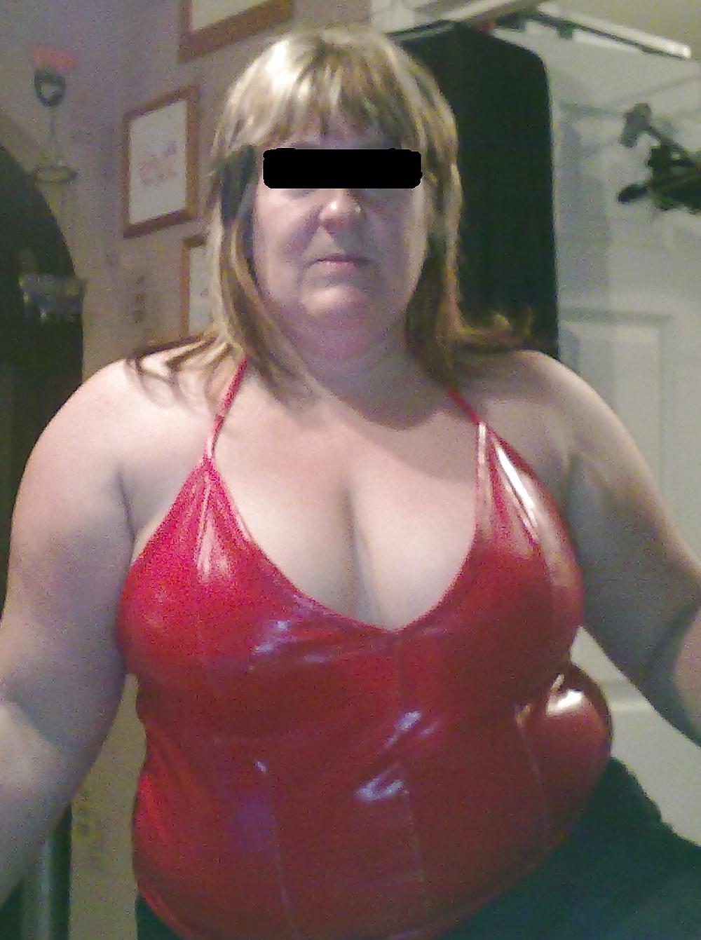 11P Naughty nursie dressing to play 