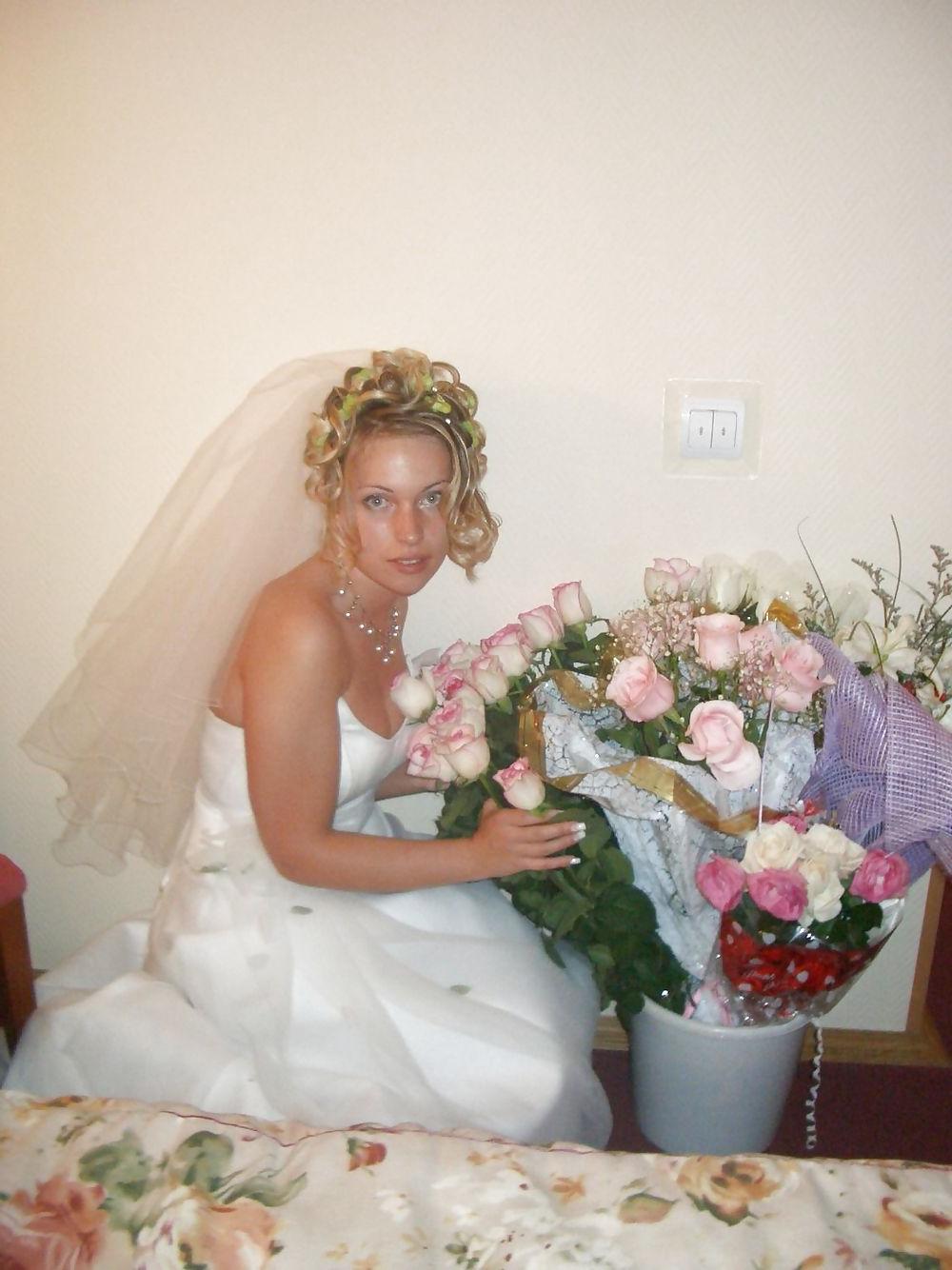 25P Bride showing off