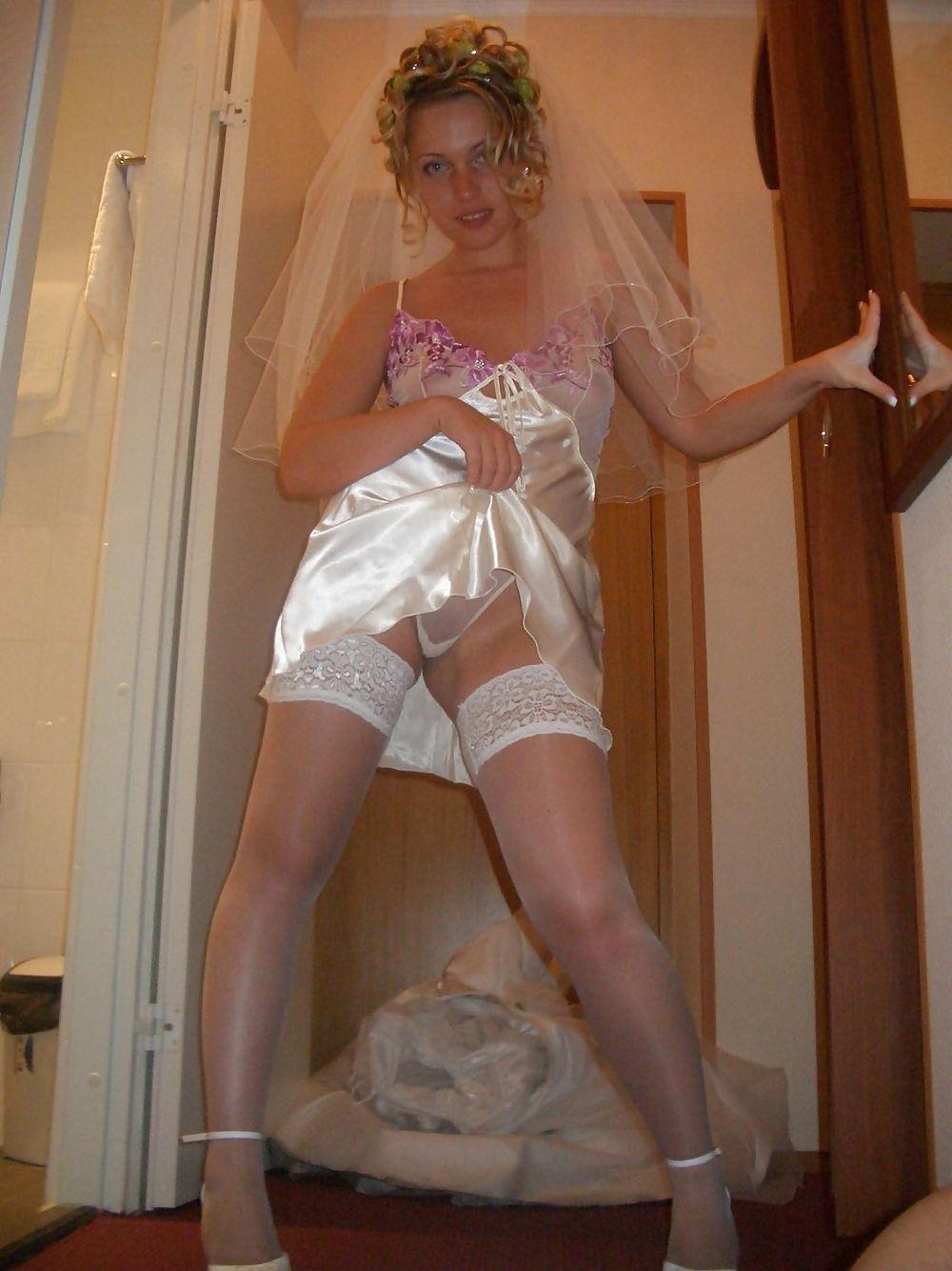 25P Bride showing off
