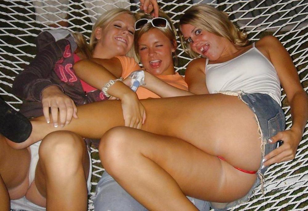 25P Echter Upskirt - 11