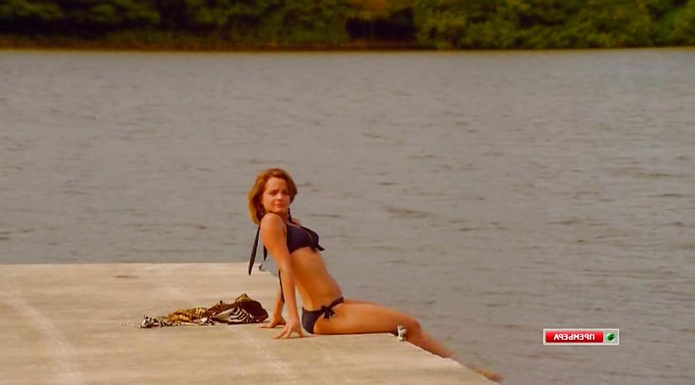 22P Mena Suvari in a bikini in you may not kiss the bride