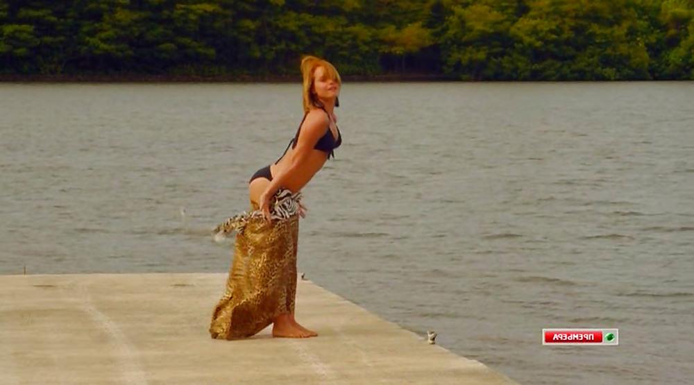 22P Mena Suvari in a bikini in you may not kiss the bride