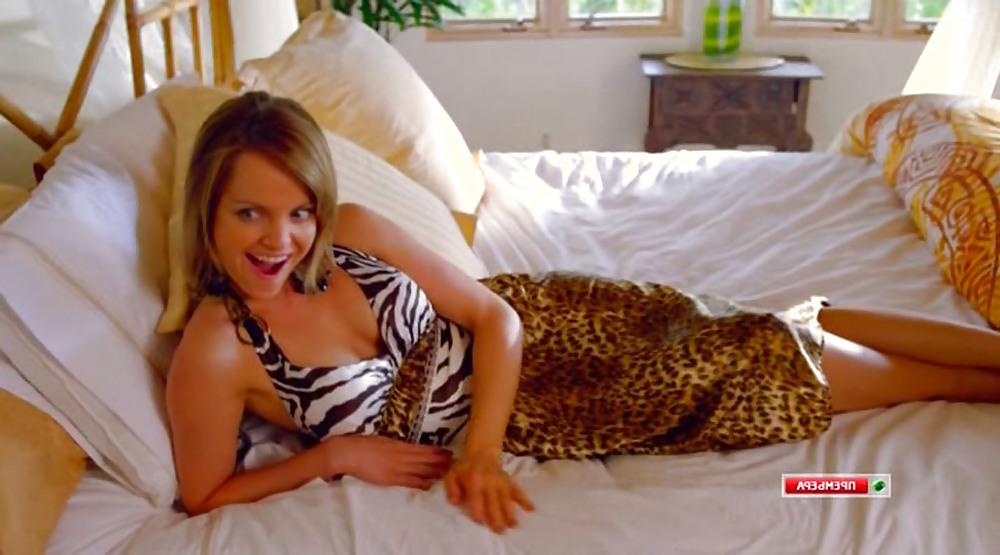 22P Mena Suvari in a bikini in you may not kiss the bride