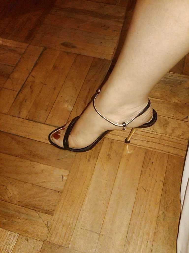 25P My wife feet, legs and hands