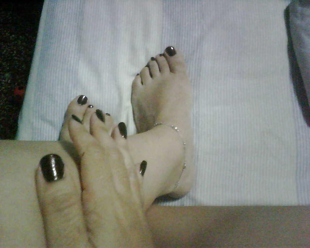 25P My wife feet, legs and hands