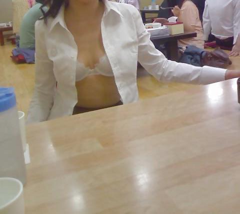 25P Korean women nude in public