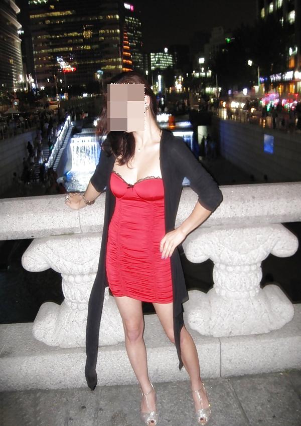 25P Korean women nude in public