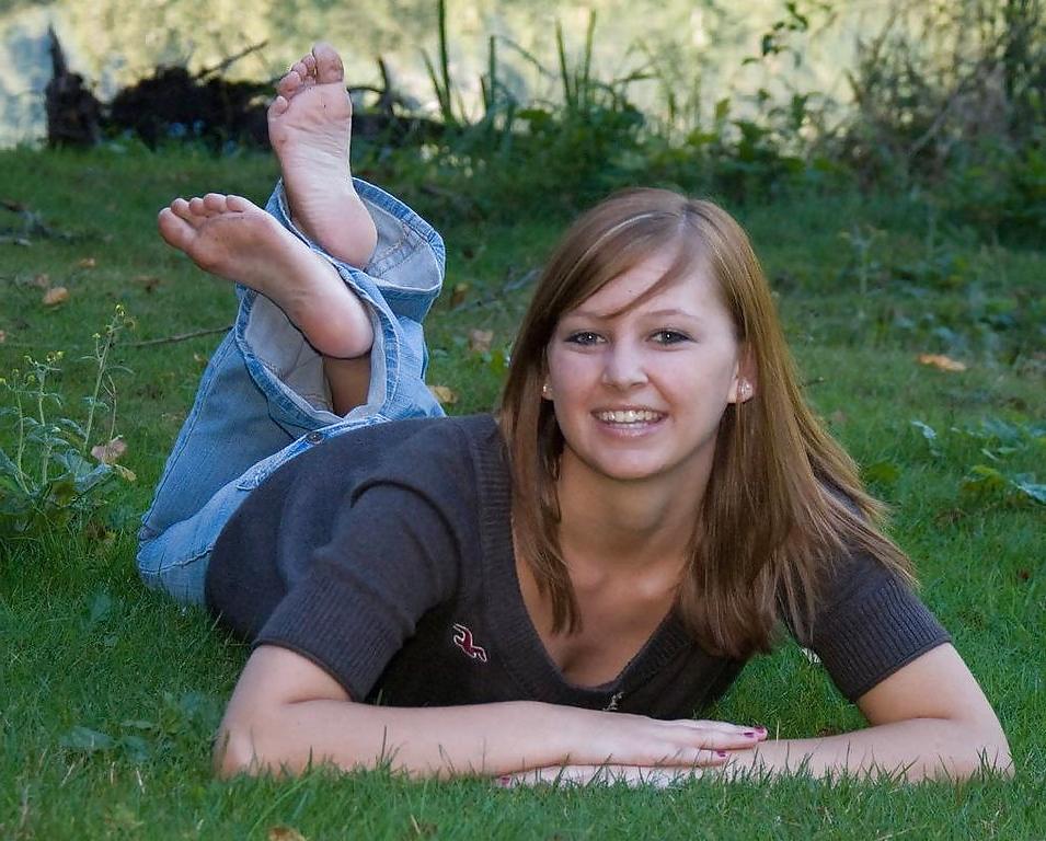 20P Teens and feet