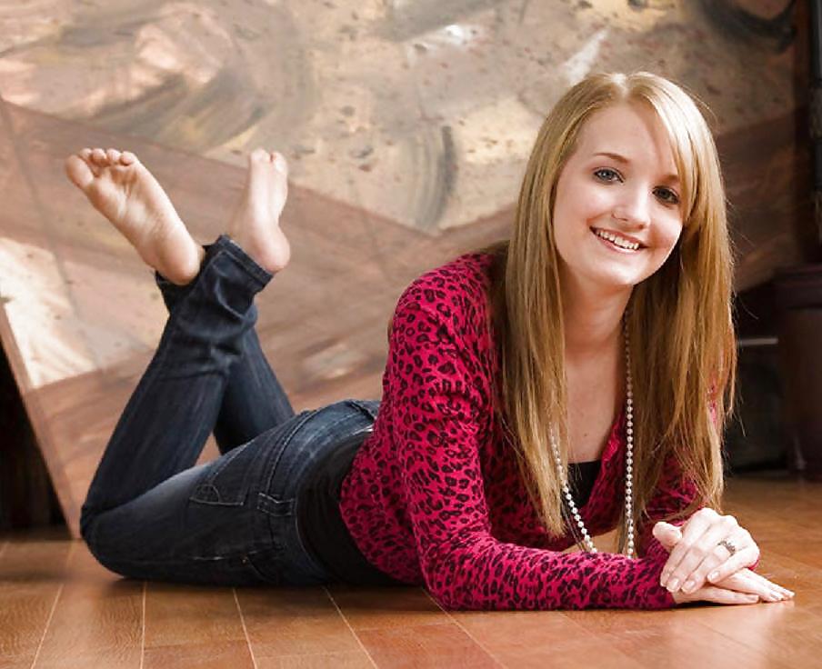 20P Teens and feet