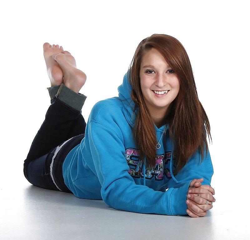 20P Teens and feet