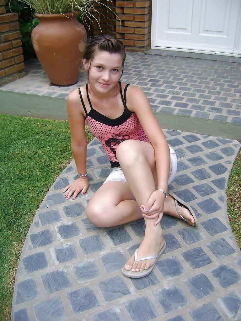 20P Teens and feet