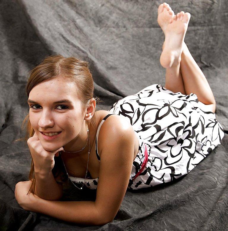 20P Teens and feet