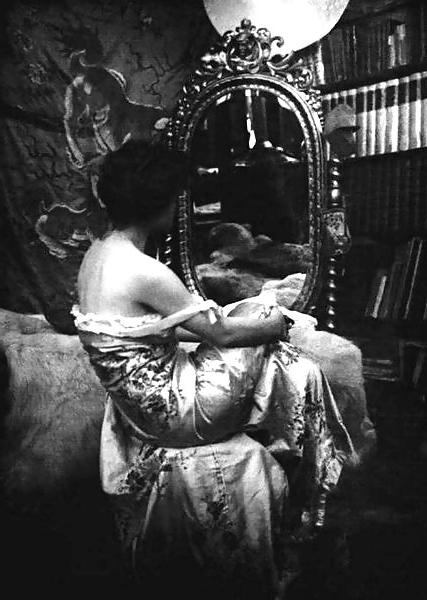 9P Vintage Erotic Photo Art 15 - Alfons Maria Mucha c. 1900
