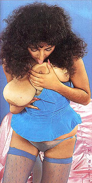 25P Busty Retro Queen NIKKI KING 2