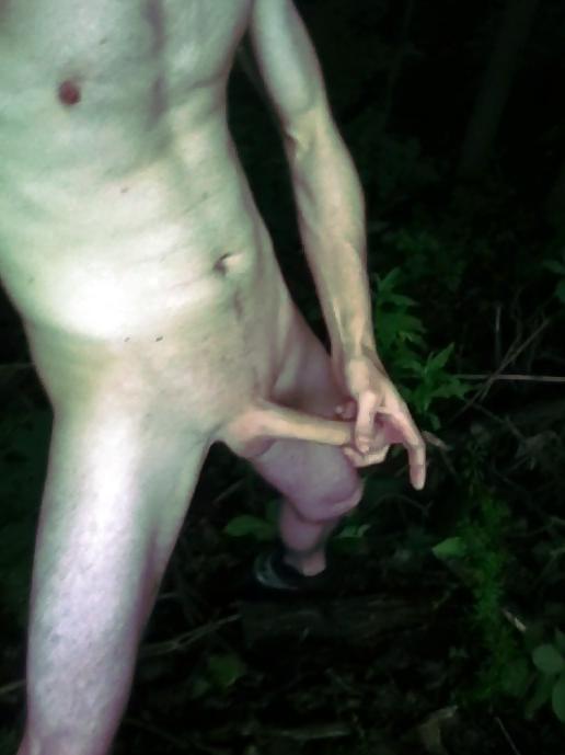 8P Watch me play in the bushes next to a public road 