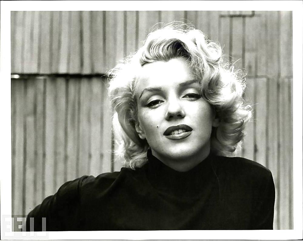 25P Beautiful Celebs 14 Marylin (Fakes and Real) by TROC