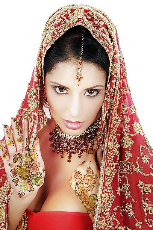 22P Pakistani Bride Model (SPECIAL THANKYOU 4RM MASERATI)