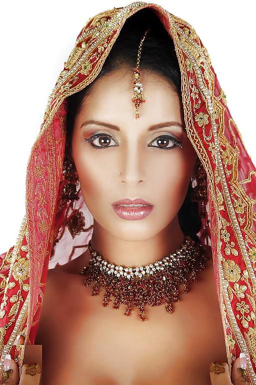 22P Pakistani Bride Model (SPECIAL THANKYOU 4RM MASERATI)