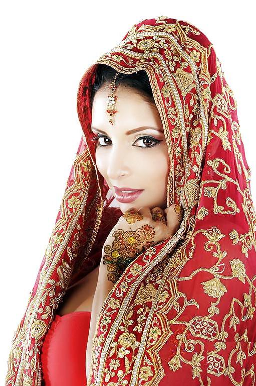 22P Pakistani Bride Model (SPECIAL THANKYOU 4RM MASERATI)