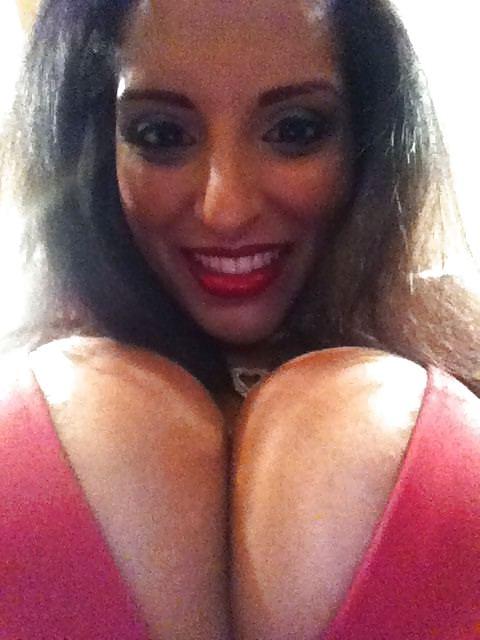 22P Pakistani Bride Model (SPECIAL THANKYOU 4RM MASERATI)