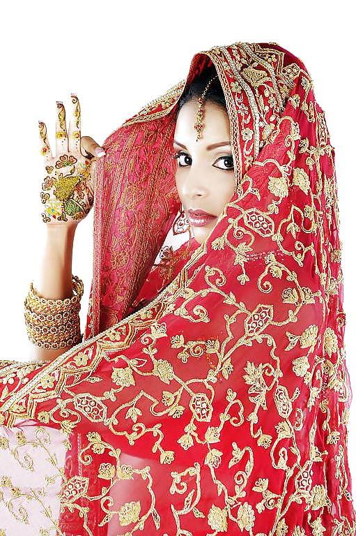 22P Pakistani Bride Model (SPECIAL THANKYOU 4RM MASERATI)