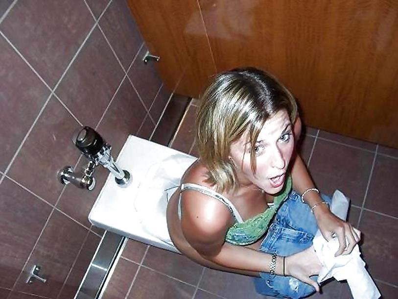 20P REAL voyeur, upskirt, pussy&nip slips! 2